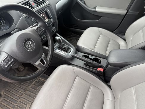 Used 2013 Volkswagen Jetta SEL Premium image 22