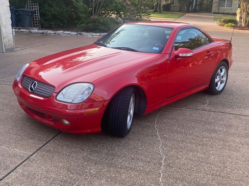 Used 2001 Mercedes-Benz SLK 320 image 2
