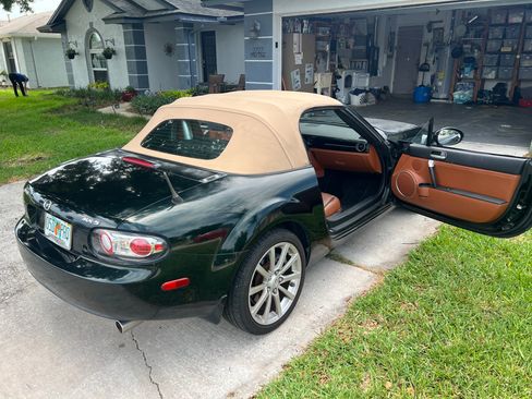 Used 2007 MAZDA MX-5 Miata Grand Touring w/ Premium Pkg RWD image 10