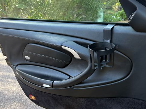 Used 2001 Porsche 911 Carrera 4 image 22