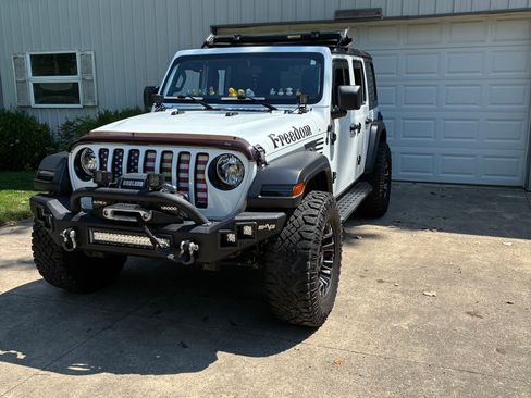 Used 2021 Jeep Wrangler Unlimited Sport w/ Technology Group AWD/4WD image 8