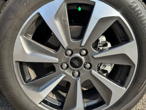 Used 2024 Ford Escape Platinum w/ Premium Technology Package image 32