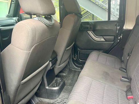 Used 2012 Jeep Wrangler Unlimited Sport image 10