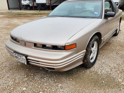 Used 1997 Oldsmobile Cutlass Supreme SL image 1
