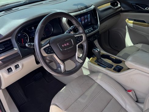 Used 2018 GMC Acadia Denali w/ Technology Package image 10