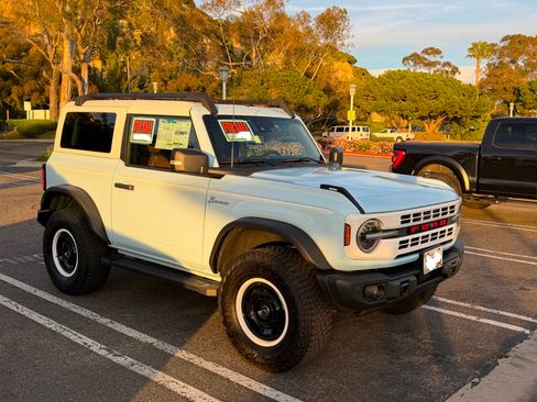 Used 2024 Ford Bronco Heritage Edition image 2