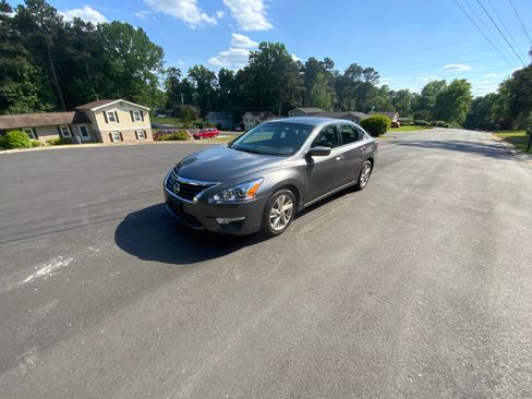 Used 2014 Nissan Altima 2.5 SV FWD image 10