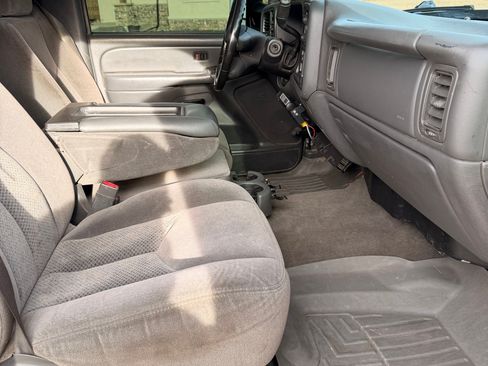 Used 2007 Chevrolet Silverado 2500 LT w/ Heavy-Duty Power Package image 7