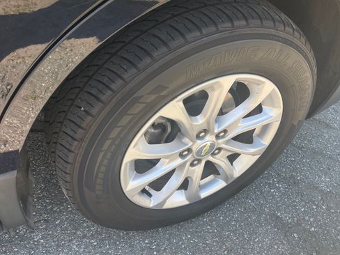 Used 2020 Chevrolet Equinox LT image 11