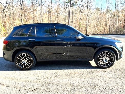 Used 2021 Mercedes-Benz GLC 300 image 4