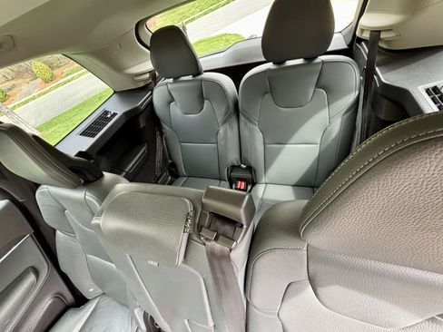 Used 2020 Volvo XC90 T6 Momentum image 17