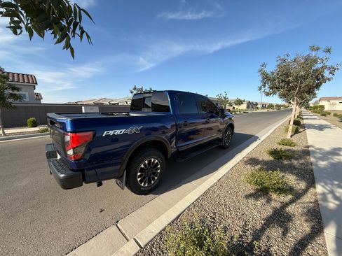Used 2021 Nissan Titan PRO-4X w/ Pro-4x Convenience Package AWD/4WD image 5