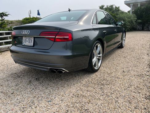 Used 2015 Audi S8 image 25