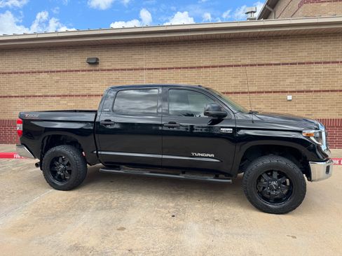 Used 2014 Toyota Tundra SR5 w/ SR5 Upgrade Package image 5
