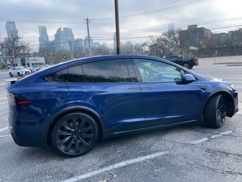 Used 2022 Tesla Model X image 2