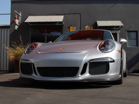 Used 2015 Porsche 911 GT3 RWD image 6