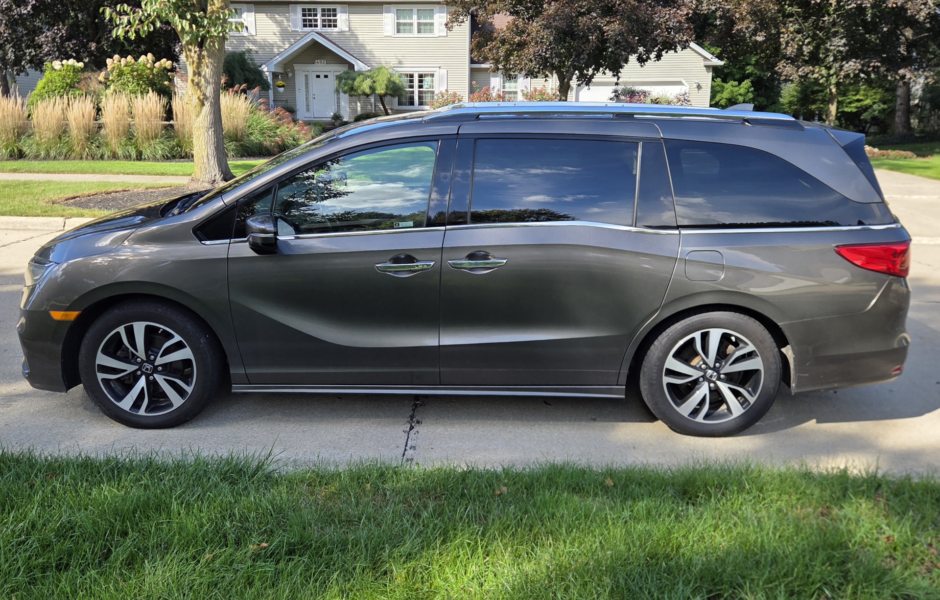 Used 2019 Honda Odyssey Elite image 4