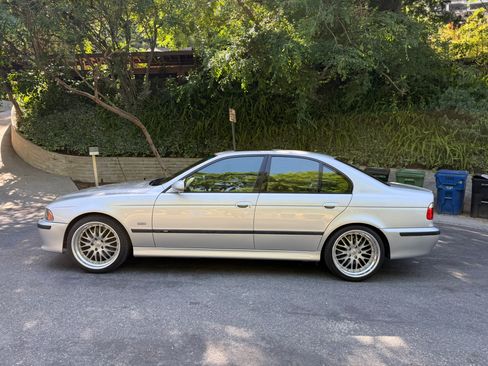Used 2002 BMW M5 image 12