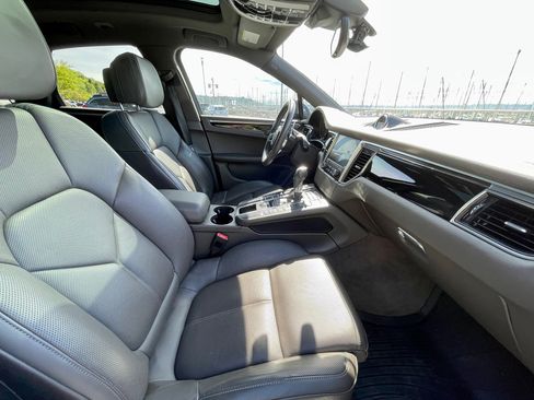 Used 2017 Porsche Macan S image 14