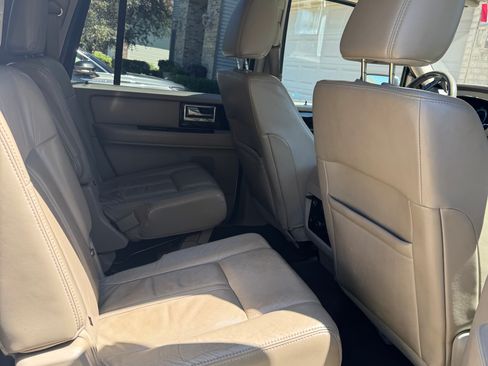 Used 2016 Lincoln Navigator L Select AWD/4WD image 18