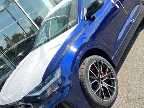 Used 2022 Audi SQ8 Premium Plus w/ Executive Package image 6