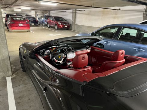 Used 2012 Ferrari California image 8