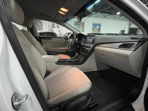 Used 2015 Hyundai Sonata SE image 13