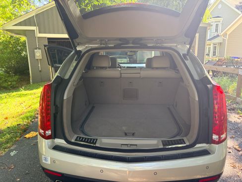 Used 2013 Cadillac SRX Luxury w/ Driver Awareness Package FWD image 11