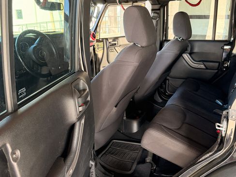 Used 2013 Jeep Wrangler Unlimited Sport image 10
