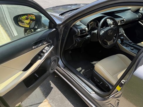 Used 2016 Lexus IS 200t RWD image 16