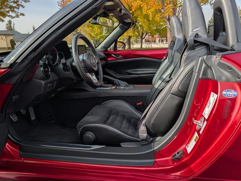 Used 2022 MAZDA MX-5 Miata Club w/ Brembo/BBS Recaro Package image 14