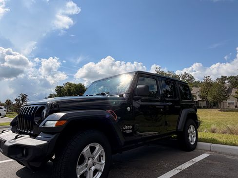 Used 2020 Jeep Wrangler Unlimited Sport S AWD/4WD image 2