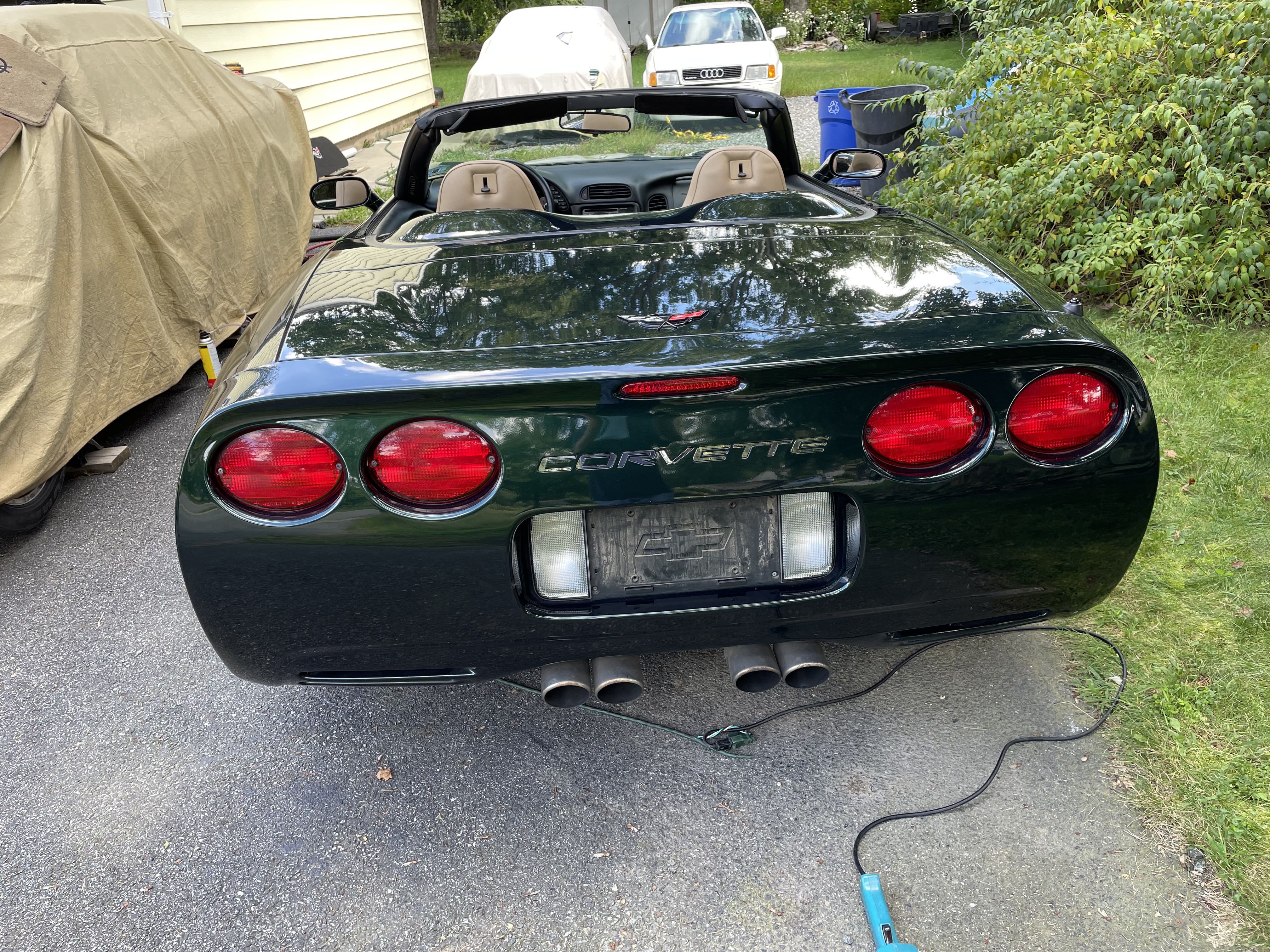 Used 2000 Chevrolet Corvette Convertible w/ Performance Handling Pkg RWD image 2