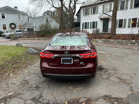 Used 2013 Toyota Avalon Limited image 9