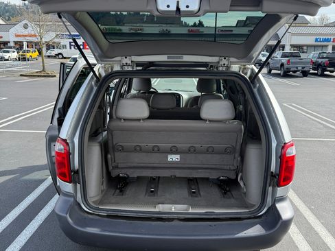 Used 2003 Dodge Caravan SE image 14