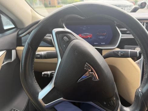 Used 2015 Tesla Model S 70D AWD/4WD image 10