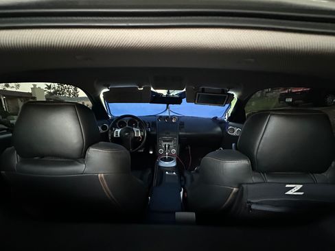 Used 2006 Nissan 350Z Touring w/ (N93) Cargo Convenience Pkg image 12