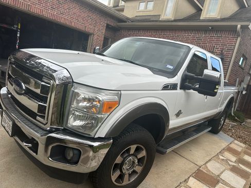 Used 2011 Ford F250 Lariat w/ Lariat Ultimate Pkg image 1