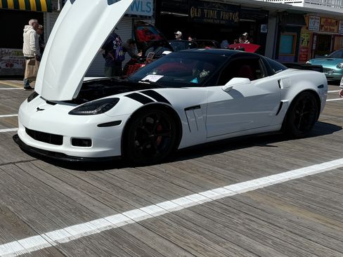 Used 2013 Chevrolet Corvette Grand Sport w/ 2LT Preferred Equipment Group RWD image 12