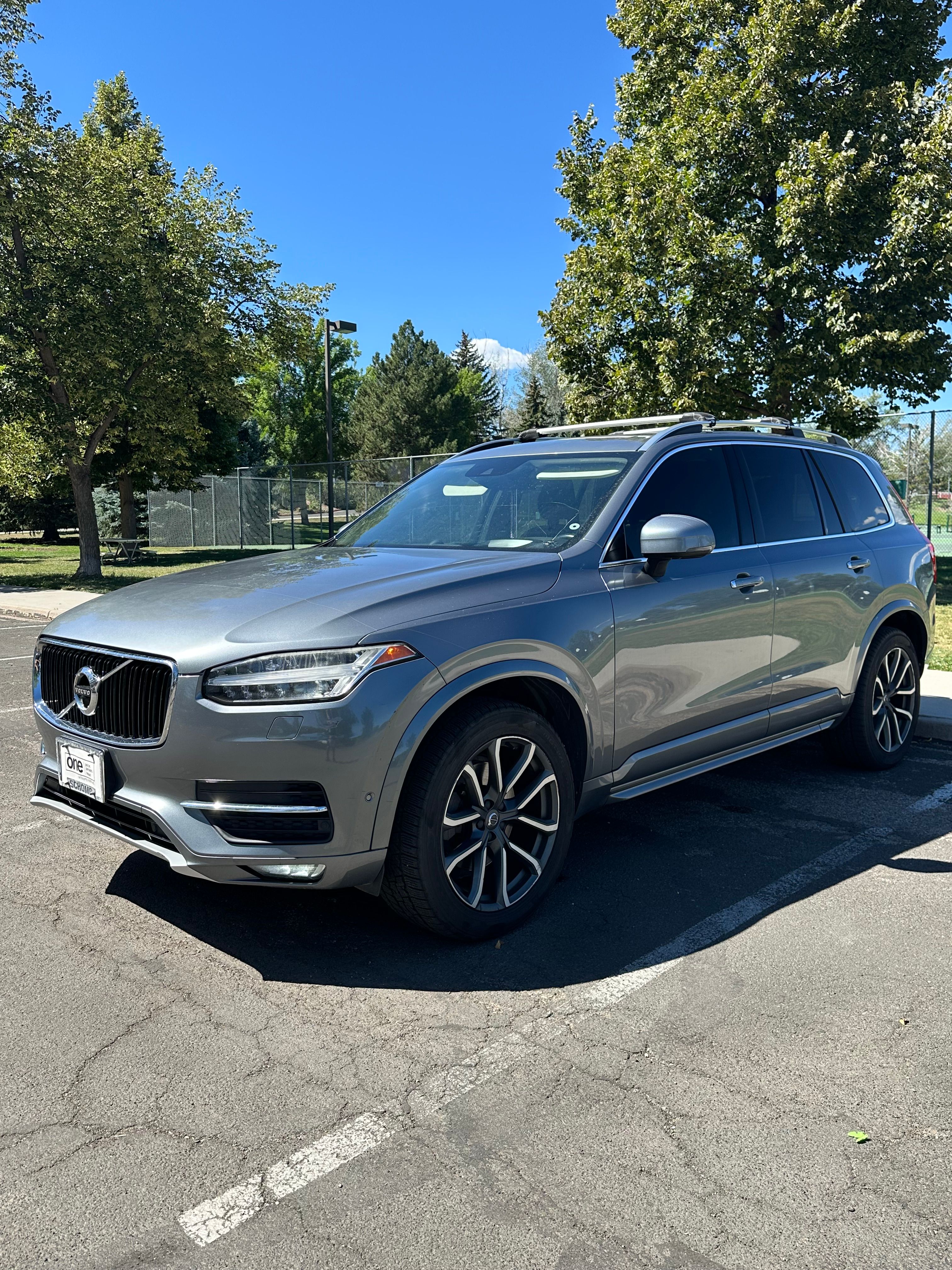 Used 2016 Volvo XC90 T6 Momentum w/ Momentum Plus Package AWD/4WD image 4