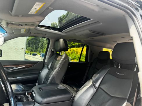 Used 2015 Cadillac Escalade Premium AWD/4WD image 8