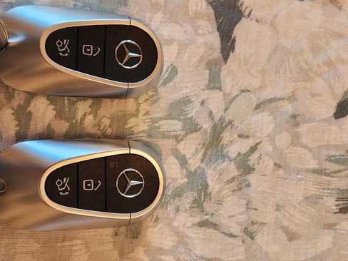 Used 2025 Mercedes-Benz CLE 450 4MATIC Cabriolet image 30