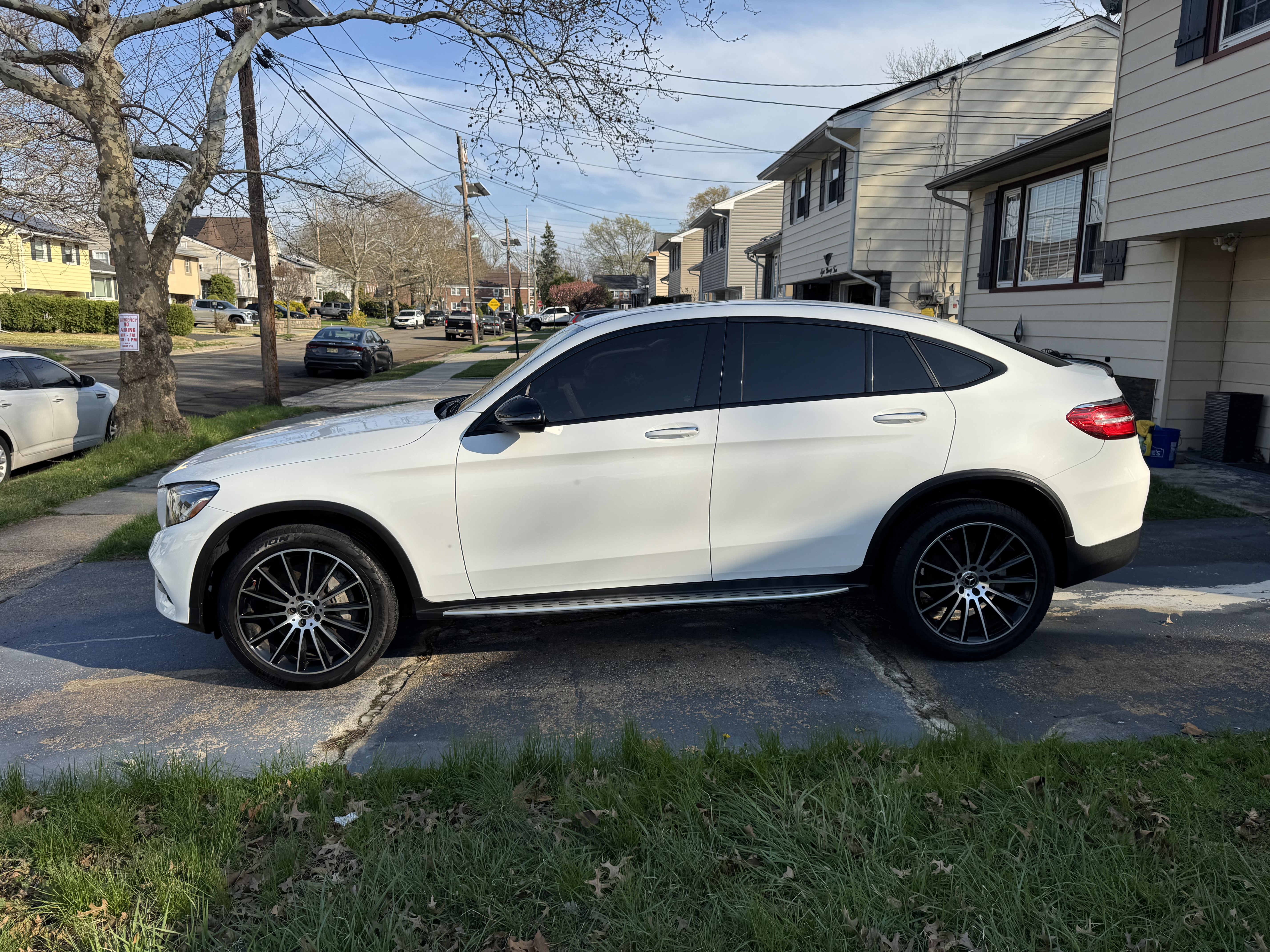 Used 2018 Mercedes-Benz GLC 300 4MATIC Coupe image 4