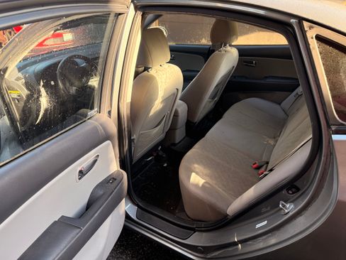 Used 2010 Hyundai Elantra GLS FWD image 9