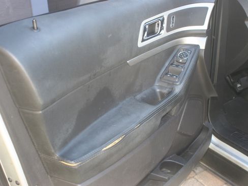 Used 2015 Ford Explorer XLT w/ Equipment Group 202A image 14