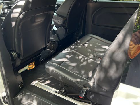 Used 2022 Mercedes-Benz Metris Passenger image 11