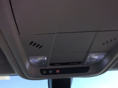 Used 2018 Chevrolet Equinox LS image 16