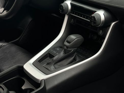 Used 2021 Toyota RAV4 XLE w/ Convenience Package image 16