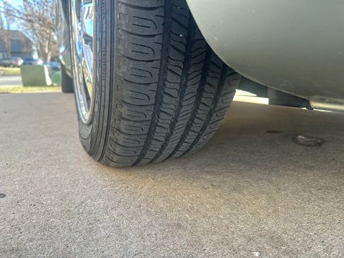 Used 2004 Chrysler Sebring Limited image 14