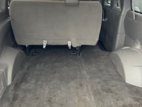 Used 2011 Chevrolet Express 1500 LT w/ LT Preferred Equipment Group image 11